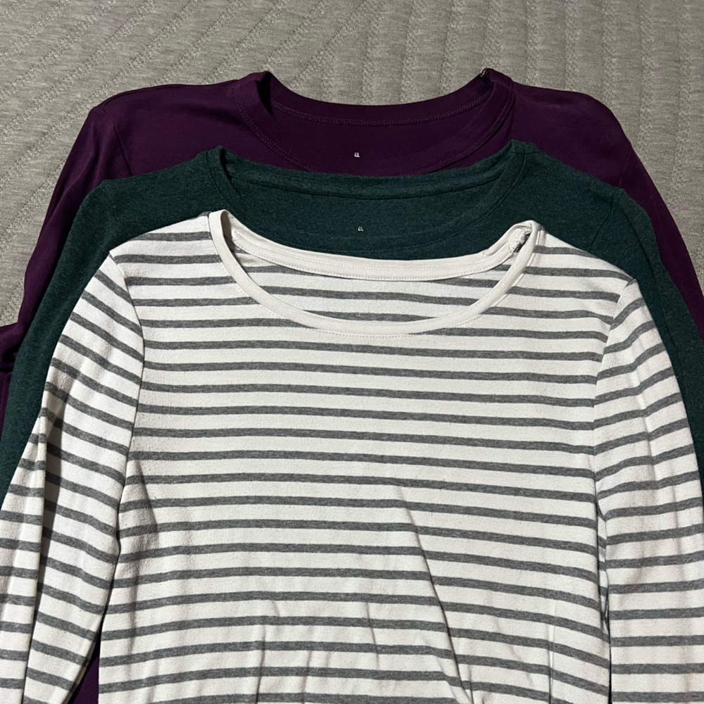 Qty3 long sleeve tee. All size Medium